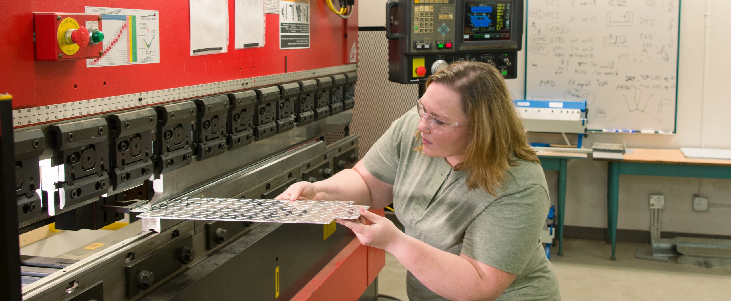 Sheet Metal Worker Foundation, Certificate, Fulltime (2645CERT) BCIT