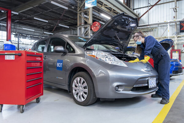 bcit-electric-vehicle-technician-nissan
