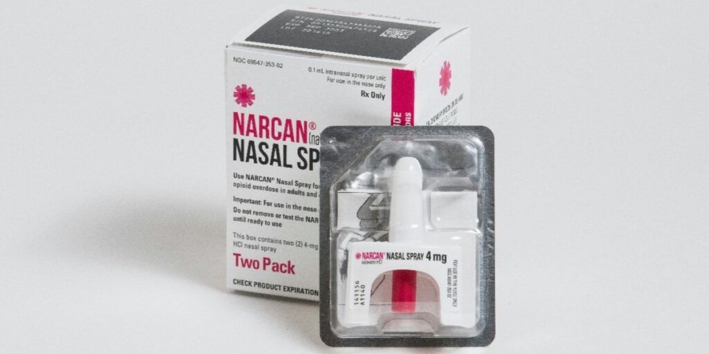 Naloxone kits