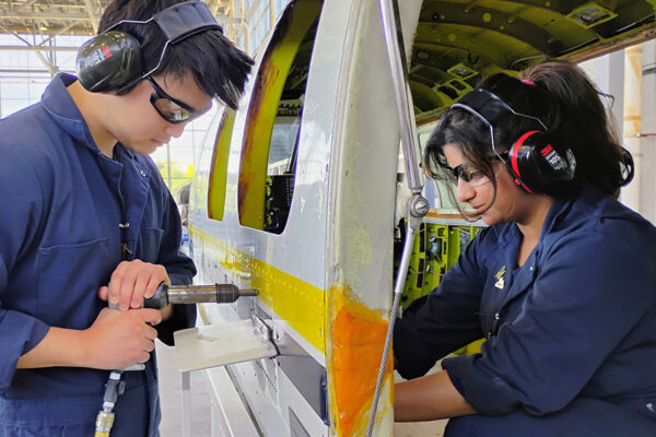 aircraft-maintenance-engineer-structures